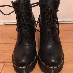 NEW Dr. Martens Doc Martens Persephone Boot size 8